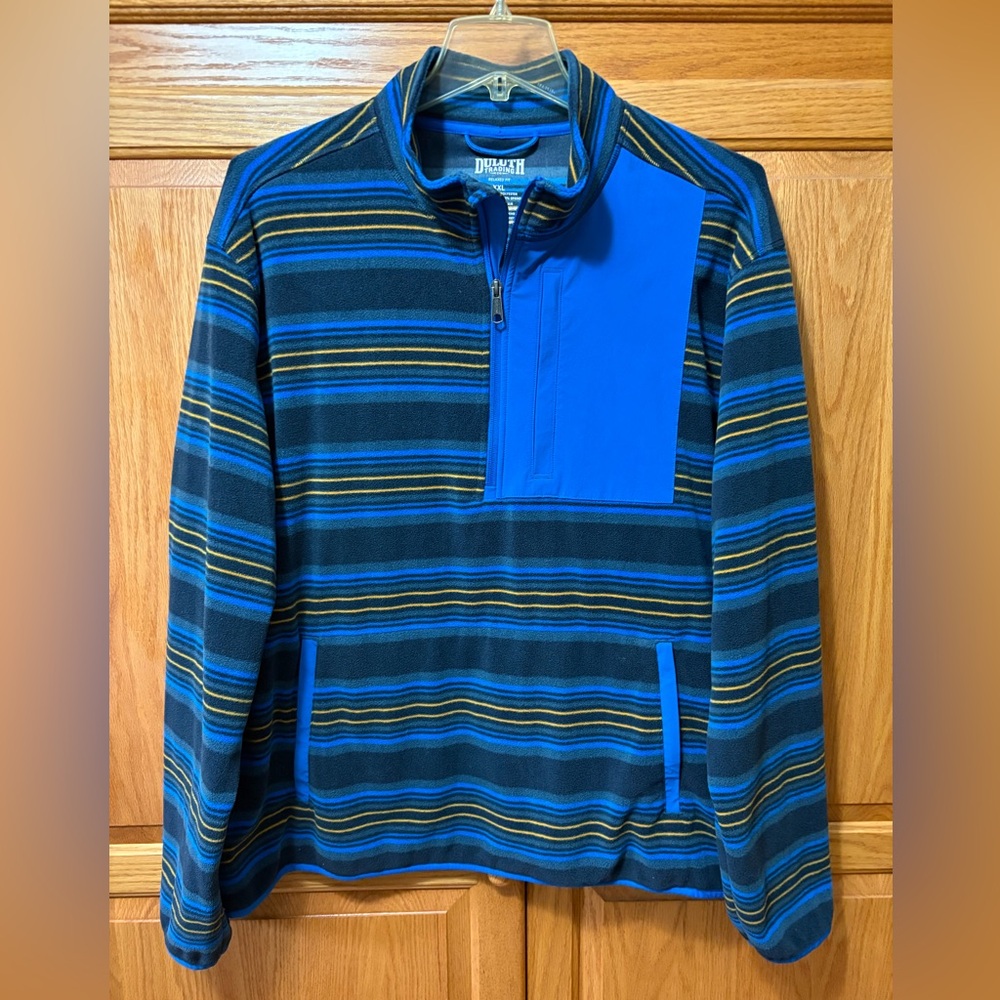 Duluth Trading-Men’s XXL 1/4 zip fleece. 3 zippered pockets. Like new condition